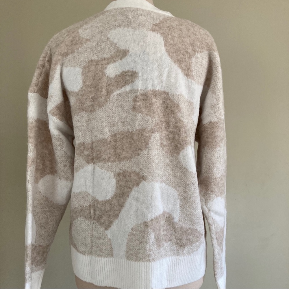 NWT - LUCKY BRAND Camouflage Cardigan Tan/wht sz L - Picture 4 of 6